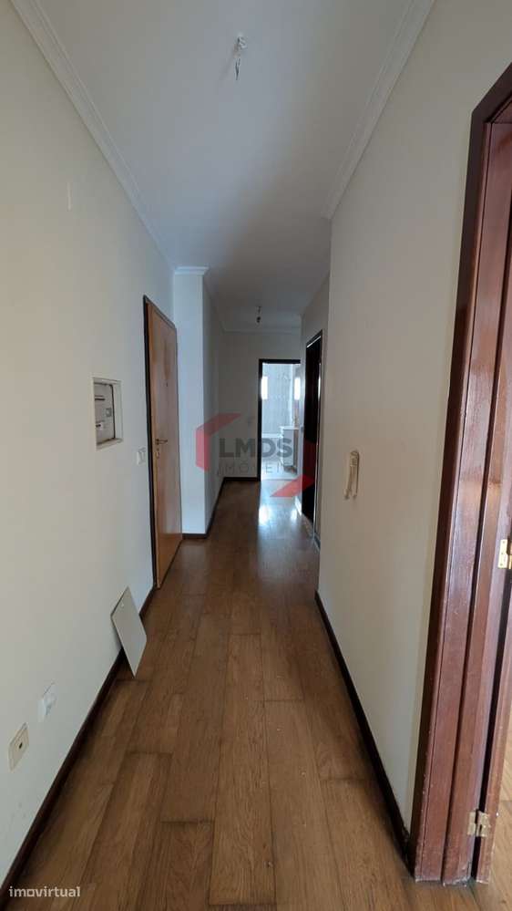 Apartamento T1+1 Valbom Centro-7