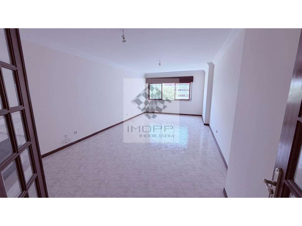 Fabuloso apartamento T2 na Cavaleira com parqueamento-8