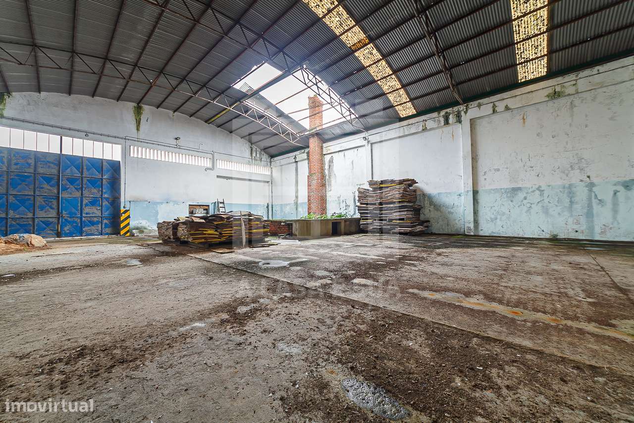 Armazém com 810 m2 em Santa Maria Lamas, S. M. Feira - Grande imagem: 4/12