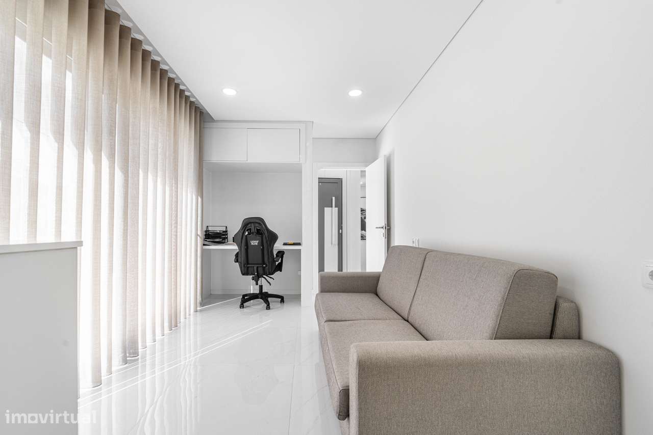 Moradia T4 semi-nova c/ 4 suites-15