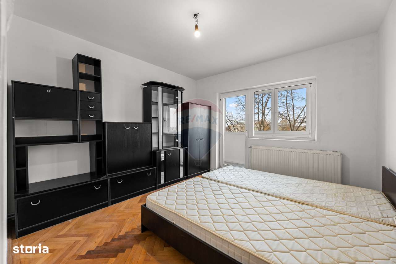Apartament spațios cu 3 camere, de vânzare, în zona 300 Micalaca-3