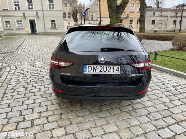 Skoda Superb 2.0 TDI L&K DSG - 14