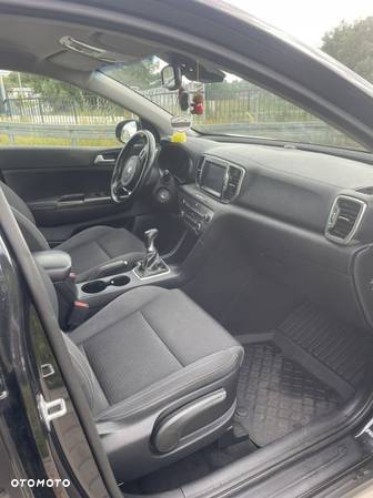 Kia Sportage 1.6 GDI 2WD Black Edition - 12