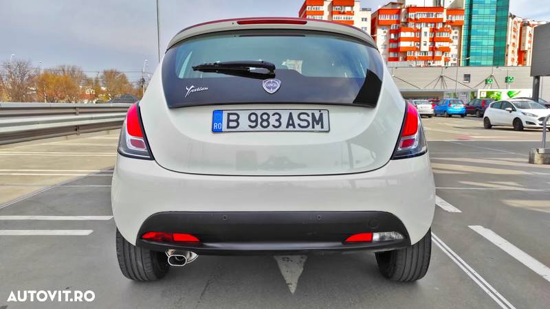 Lancia Ypsilon 1.2 69 CP S&S Gold - 4