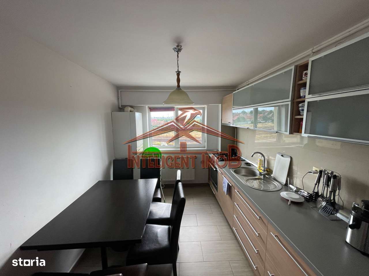 Apartament Spațios 120mp, cu 4 Camere, 2 Băi și 3 Balcoane în Făgăraș-16