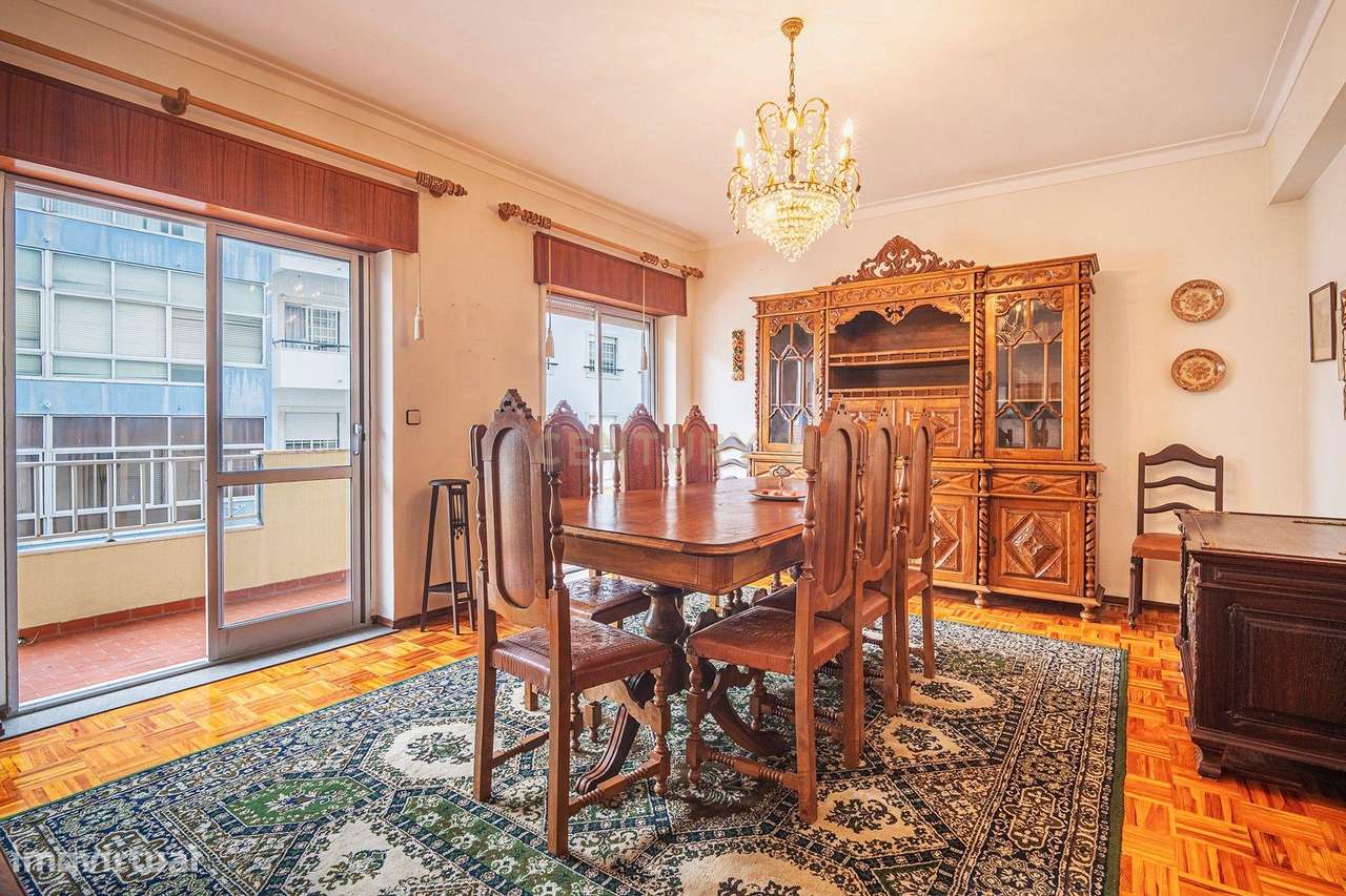 Apartamento T3 com Vista Cidade em Alverca Do Ribatejo .-0