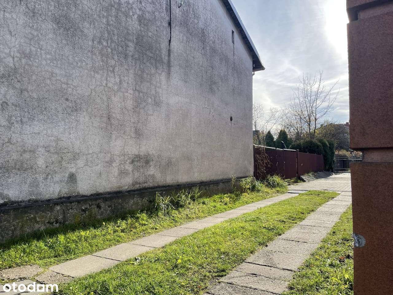 dom do remontu  z ładna południową działką-12