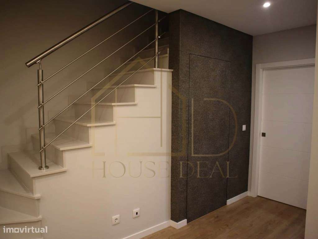 QUASE PRONTA! Magnífica Moradia T3 com Garagem. Quinta do Conde - Grande imagem: 5/36