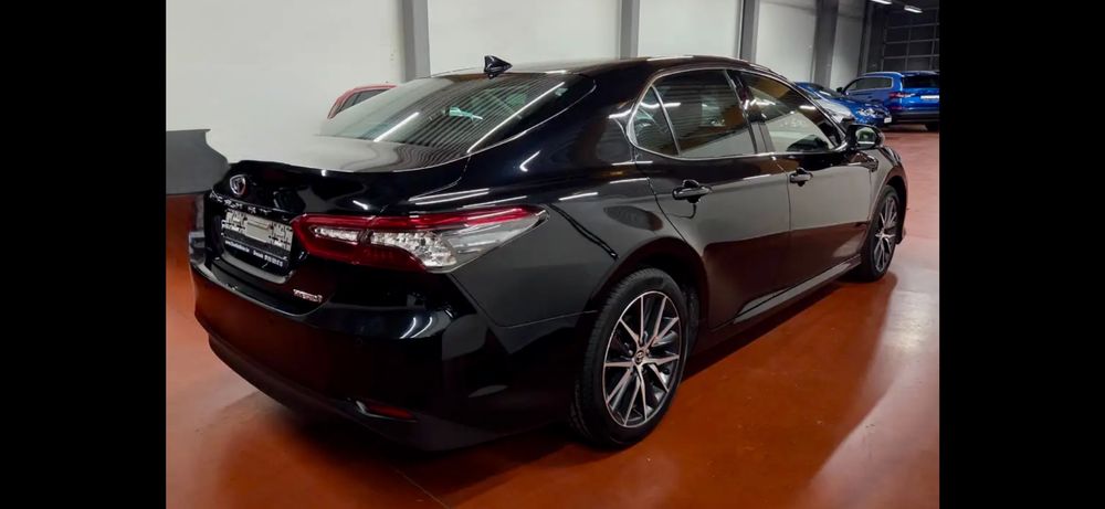 Toyota Camry 2.5 Hybrid Executive CVT 2023