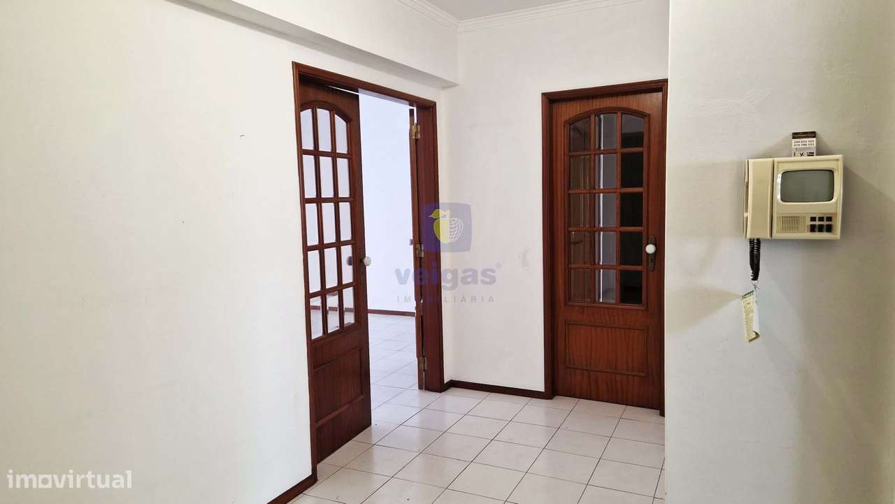 Apartamento T3 com garagem e elevador no Planalto, Leiria - Grande imagem: 5/27