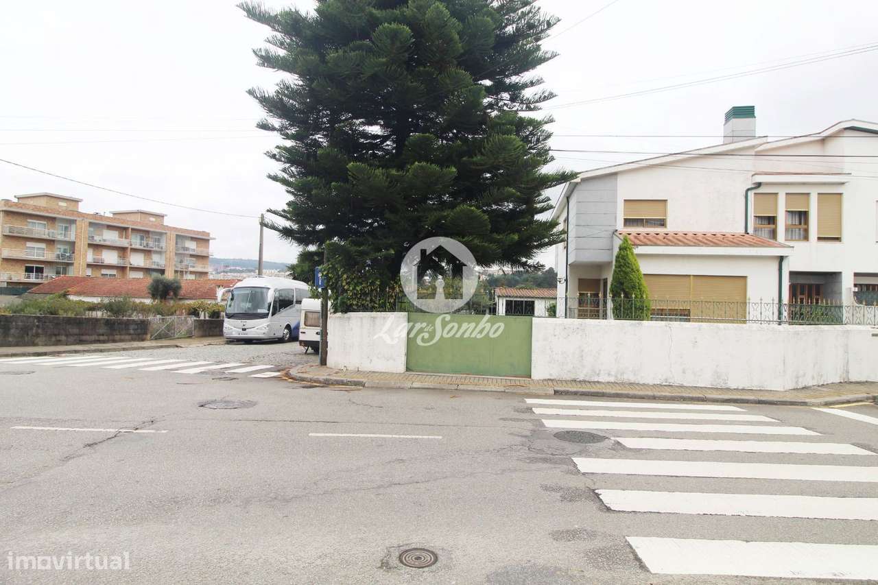 Moradia T3 de Gaveto, com excelentes áreas, localizada em São Cosme...-29