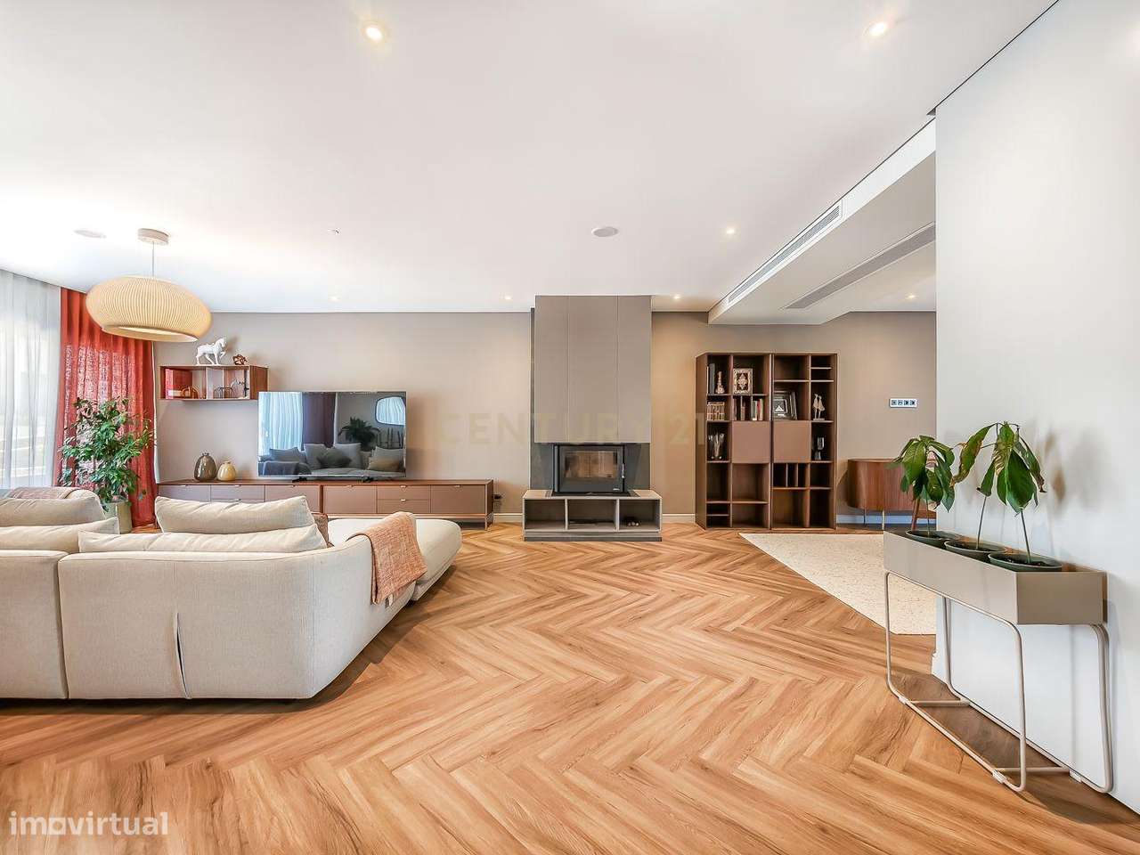Moradia T4 em Condomínio Privado | Piscina | 6WC | Jardim | Terraço |-8