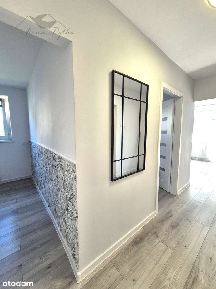 Gotowe do zamieszkania mieszkanie z balkonem w Rynku w Strzelinie.-9