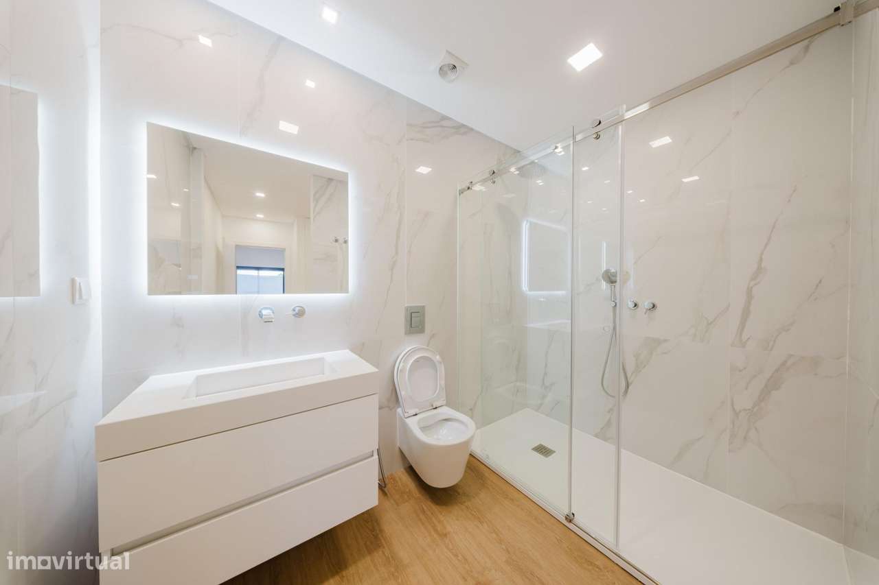 Moradia T5 de Luxo com Piscina e Vista Panorâmica em Mealhada, Loures-45