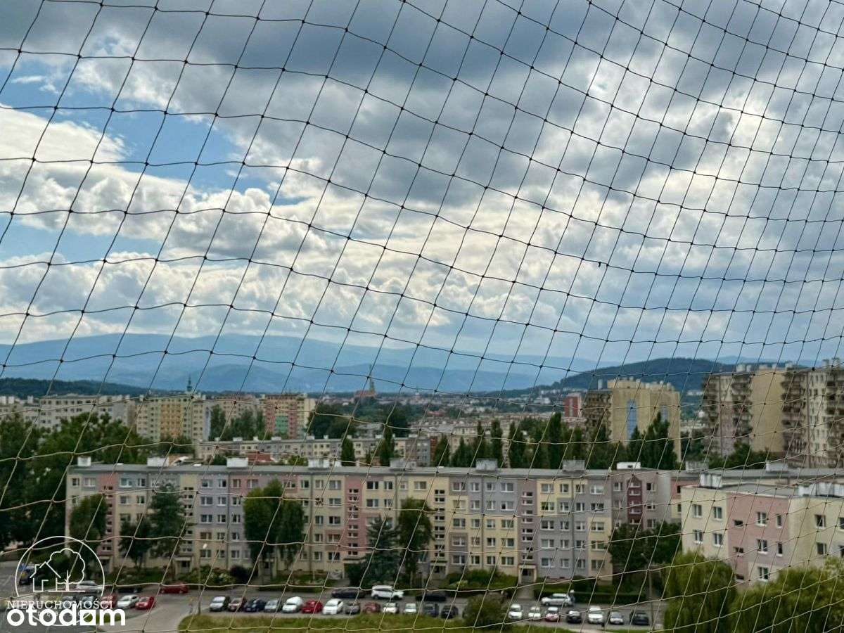 M3 z widokiem na Pasmo Karkonoszy - Pełny obrazek: 3/10