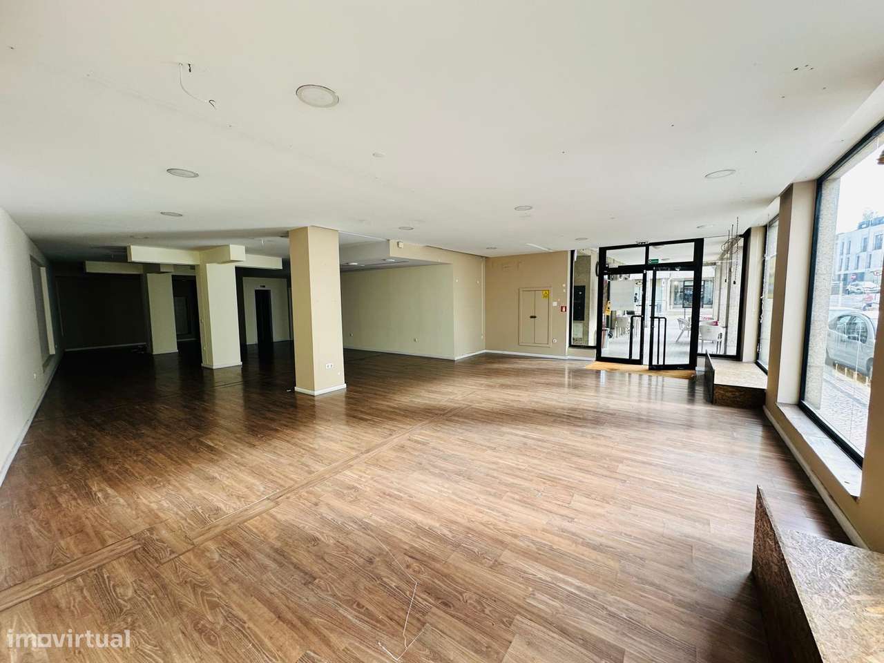 Loja 140 m2 com boas montras em S. Vicente Braga - Grande imagem: 5/13