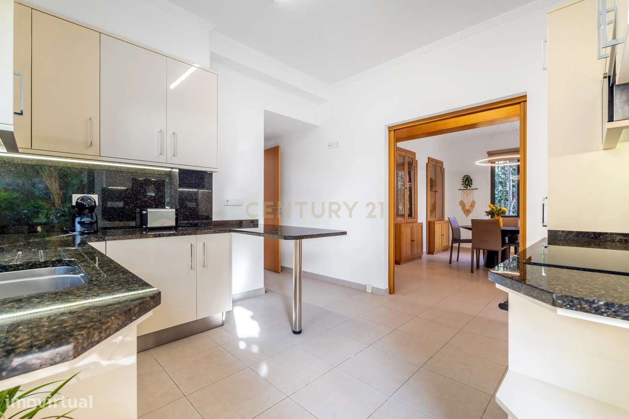Moradia Unifamiliar de Prestígio | Guia – Albufeira | T4 | Piscina | J-11