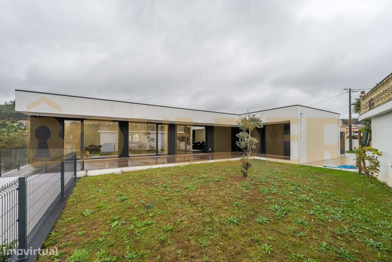 Moradia T4 de Arquitetura Moderna-10