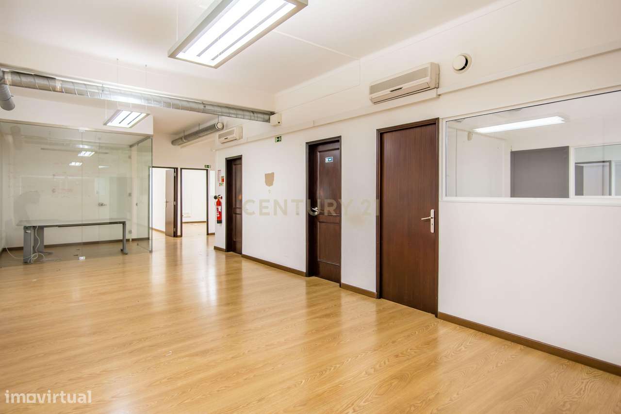 ESPAÇO COMERCIAL COM 280M2 NO CENTRO DE ALMANCIL - Grande imagem: 4/22