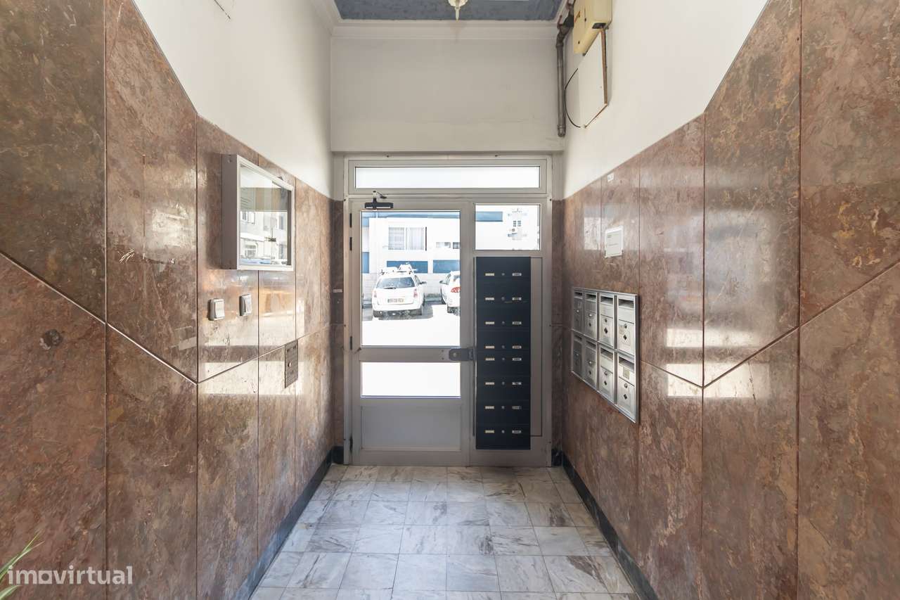 Apartamento de 4 assoalhadas na Amora-21