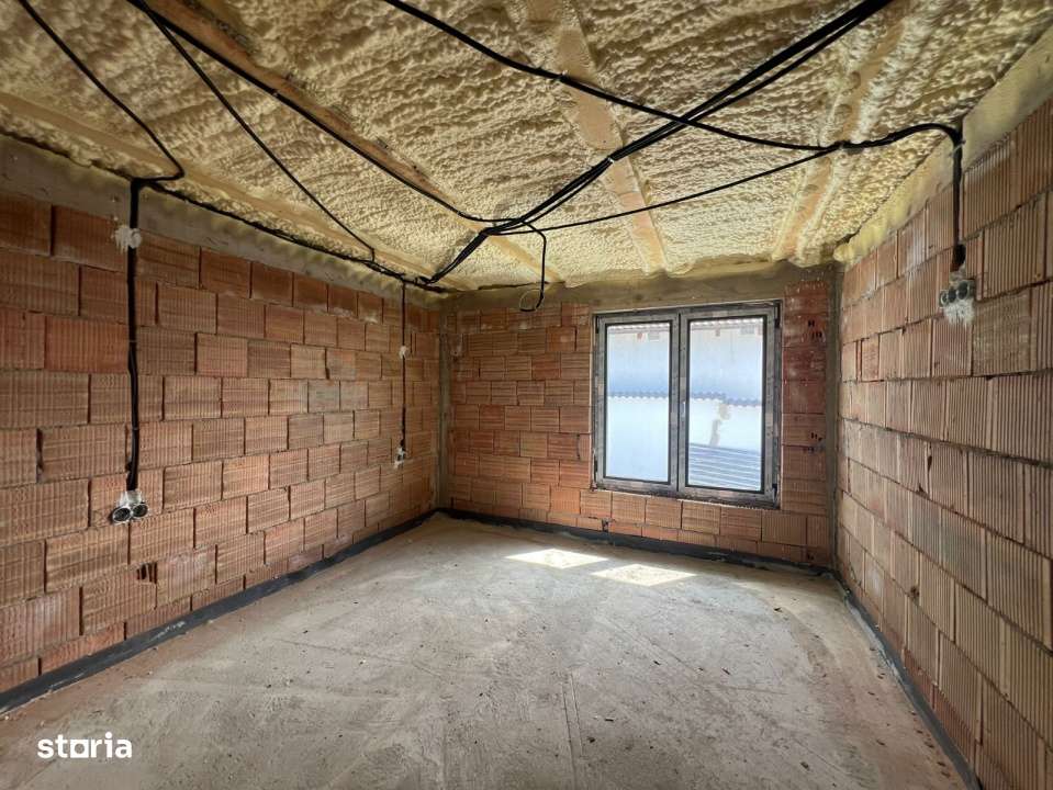 Casa individuala cu 4 camere 2 bai si terasa in Sura Mica-9