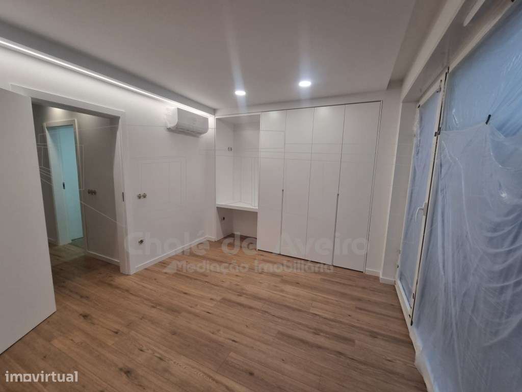 Apartamento T2 Duplex com Garagem para 2 carros e Terraço-Aveiro - Grande imagem: 5/8
