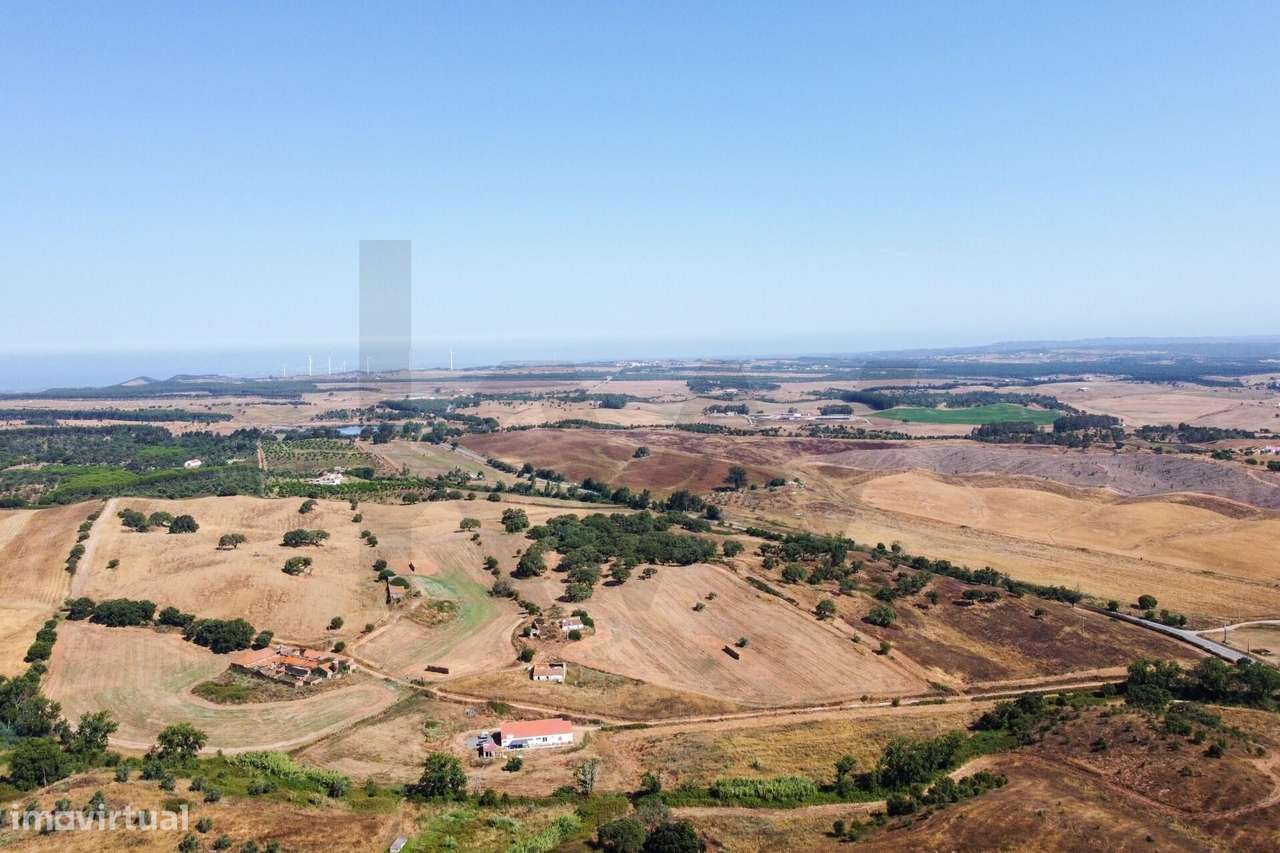 Moradia T2 com 13.500 m2 de Terreno em Cercal do Alentejo e Próxima da-24