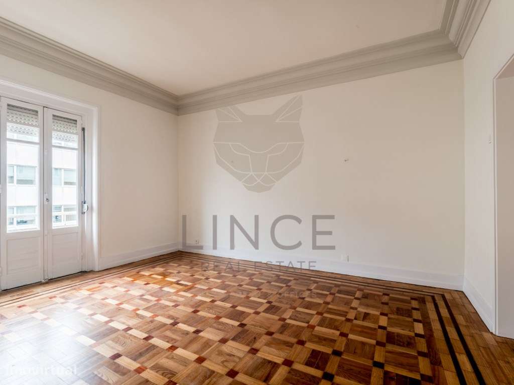 Penthouse T4+2, para recuperar, na Rua Rodrigo da Fonseca - Grande imagem: 4/47