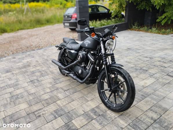 Harley-Davidson Sportster Iron 883 - 1