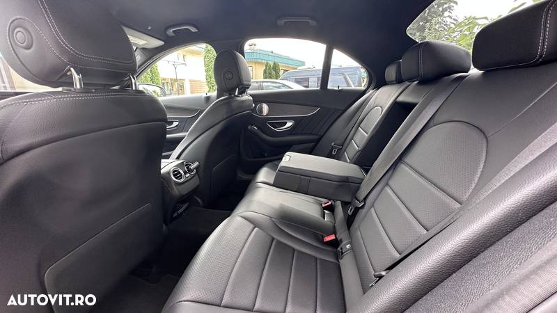 Mercedes-Benz C 220 d 4Matic 9G-TRONIC AMG Line - 10