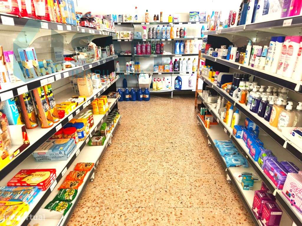 Mini Mercado em Zona Estratégica com Possibilidade de Novo Negócio-1
