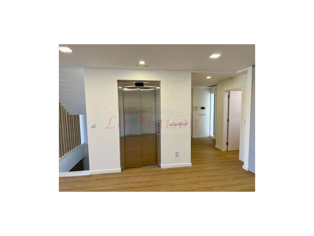 Moradia V5 no centro de Loures-9