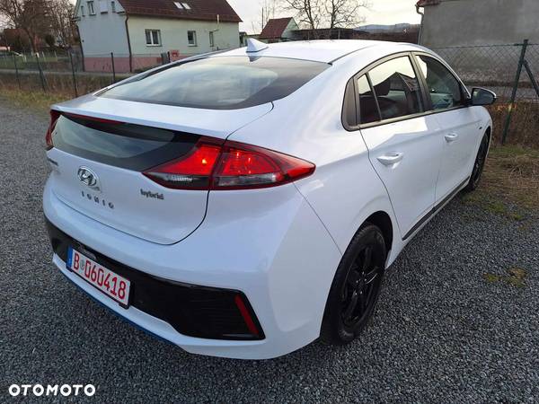 Hyundai IONIQ Hybrid 1.6 GDI Premium - 11