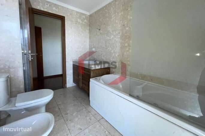 Fantástico apartamento T3 com 159 m² - Rua dos Miosótis - Paranhos-19