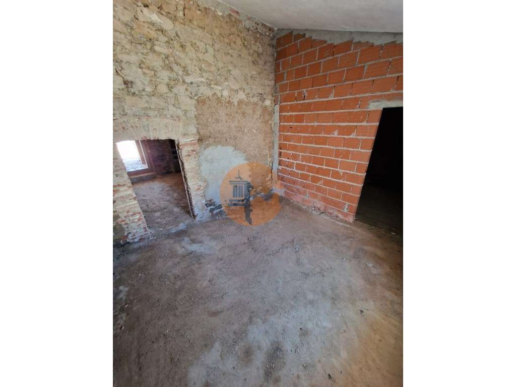 Moradia T3 para Remodelação Total no Coração do Azinhal - Grande Po...-7