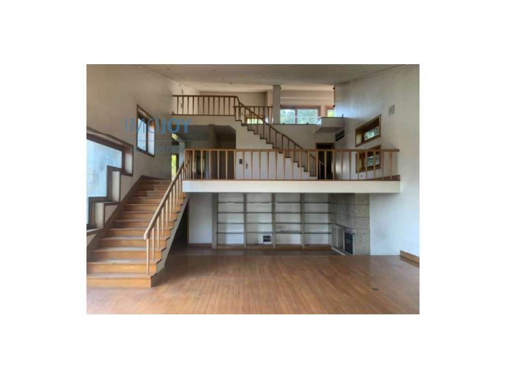 Moradia T5 com Piscina de Linhas Modernas em Guimarães - Grande imagem: 5/27