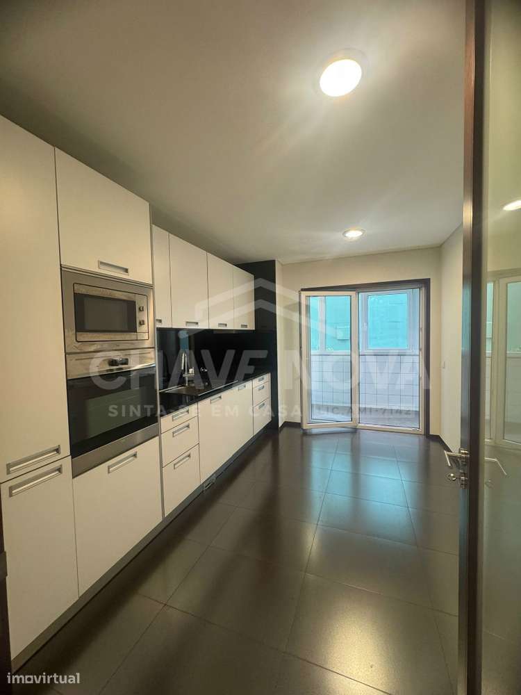 Apartamento T2 Praça das Flores, Porto-22