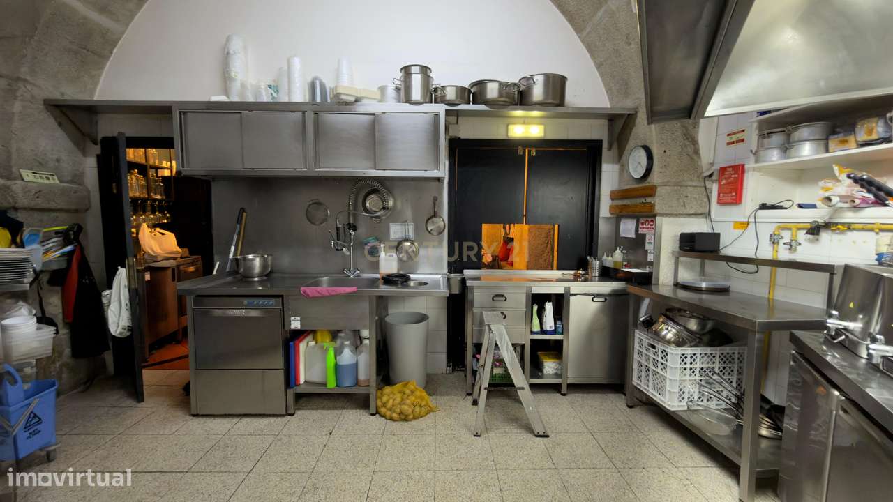 Trespasse no Centro histórico de Viana Do Castelo-6