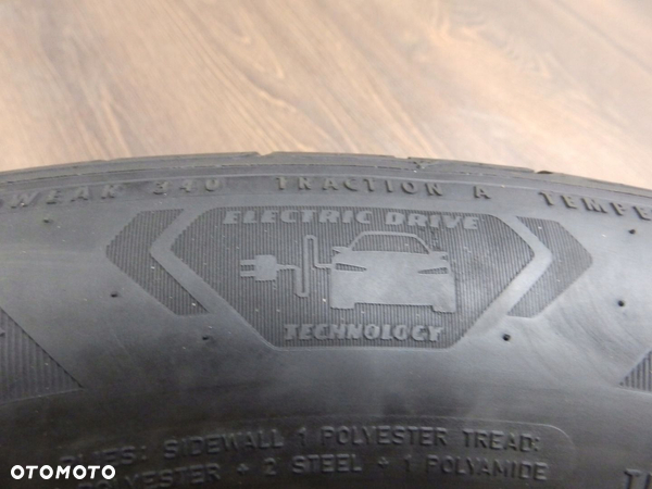 Opona letnia Goodyear Efficient Grip 215/55/18 - 7