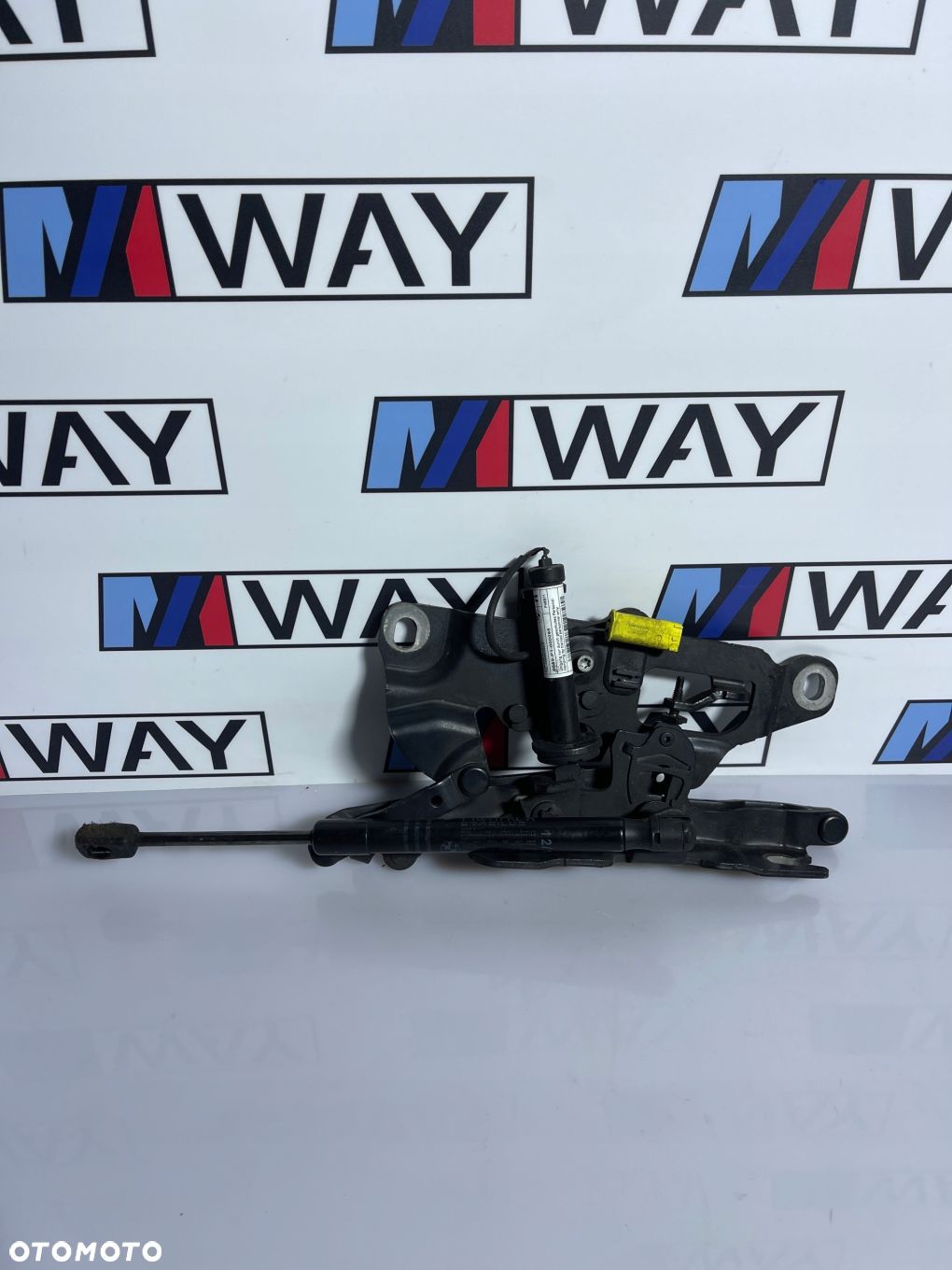 BMW F10 F11 ZAWIAS MASKI PRAWY NABÓJ ORYGINAŁ 475 7249888 7263056 - 1