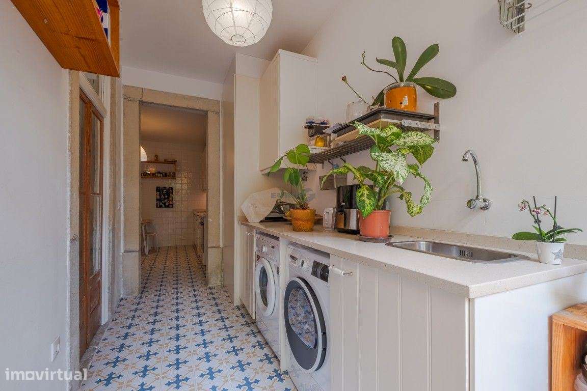 Moradia duplex na Graça com 5 Quartos e Jardim-12