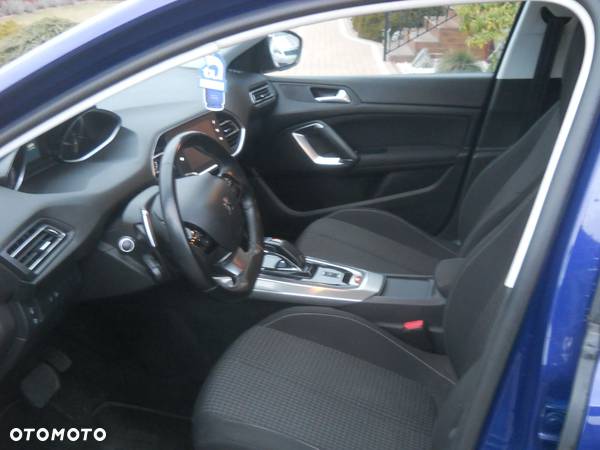 Peugeot 308 1.5 BlueHDi Active Pack Business S&S EAT8 - 5