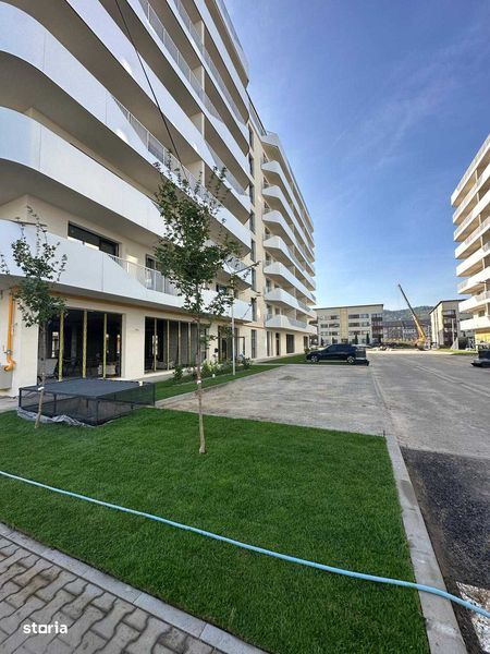 Apartament cu 3 camere, cu CF, zona Eroilor