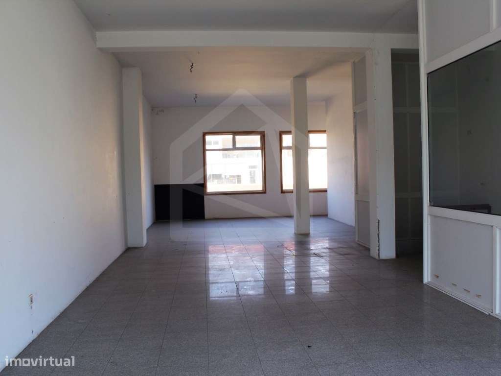 Loja comercial com 155 m2 em Santa Maria da Feira - Grande imagem: 2/16