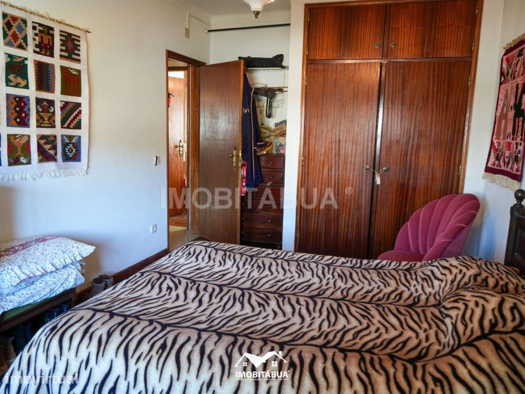 Moradia T5 com Piscina (Jacuzzi Integrado), Jardim e Churrasqueira-8