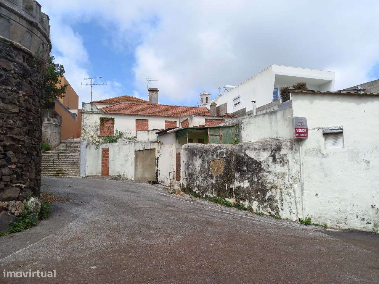 Prédio - Edifício de moradia T4, mais 3 Div. Susc. Utilz. Independente - Grande imagem: 4/15