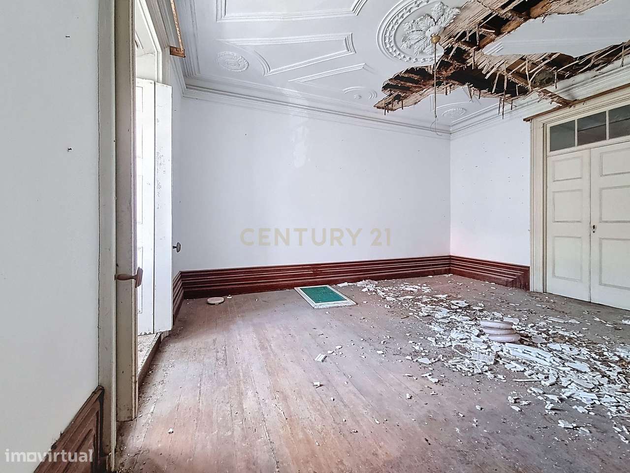 Edifício Histórico no Centro da Ribeira Grande - Grande imagem: 4/14