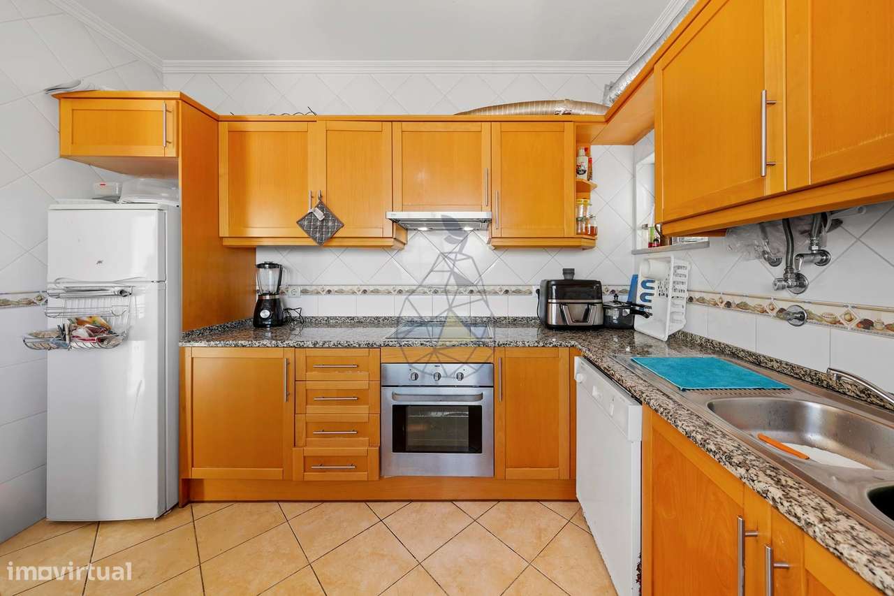Apartamento T1+3 com Vista Mar do terraço em Quarteira-4