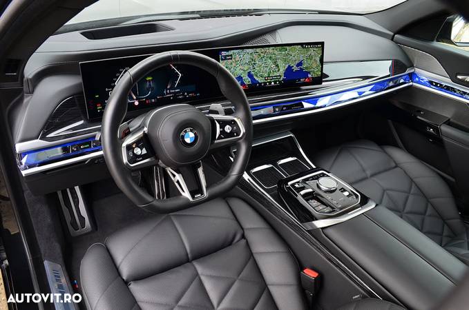 BMW Seria 7 740d xDrive MHEV - 11