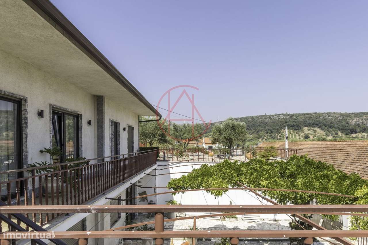 Quinta com moradia T4+2 inserida em lote com 8.160 m2 em Chancelaria ? - Grande imagem: 4/46